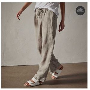 James Perse linen pants draw string with pockets.